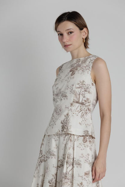 Toile Blouse with Darts