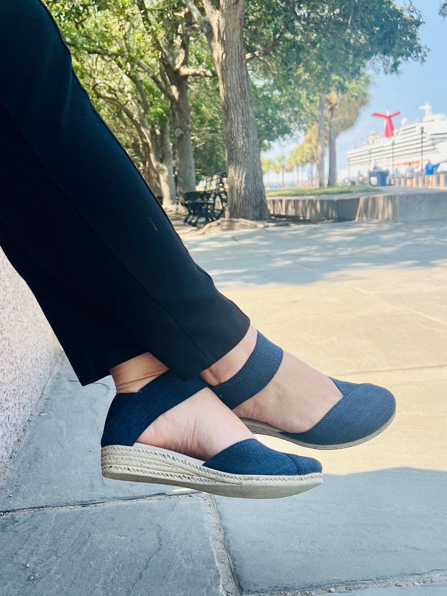 Chloe - Close-Toed Sandal