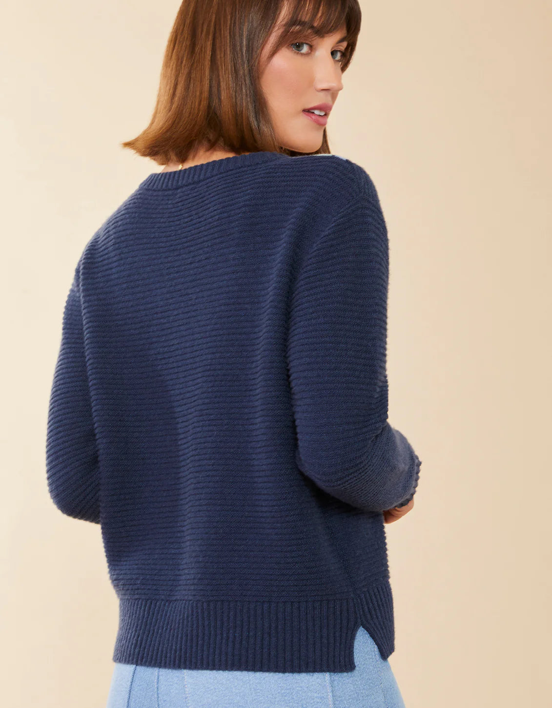 Aster V-neck Pullover