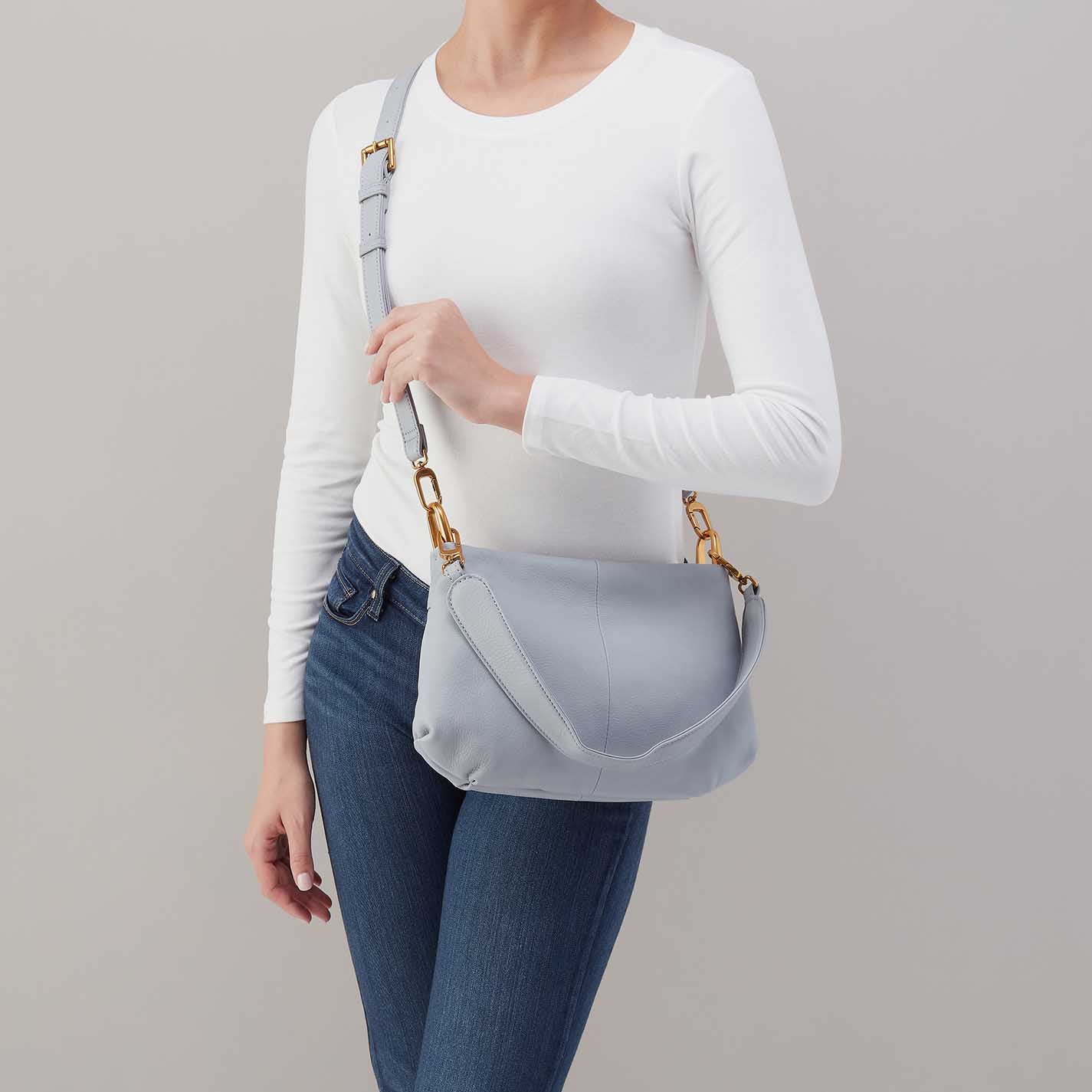 Advance Shoulder Bag