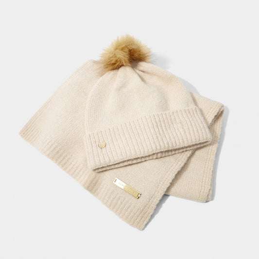 Boxed Fine Knitted Hat and Scarf Set