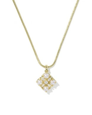 DIRA PEARL SHORT PENDANT NECKLACE